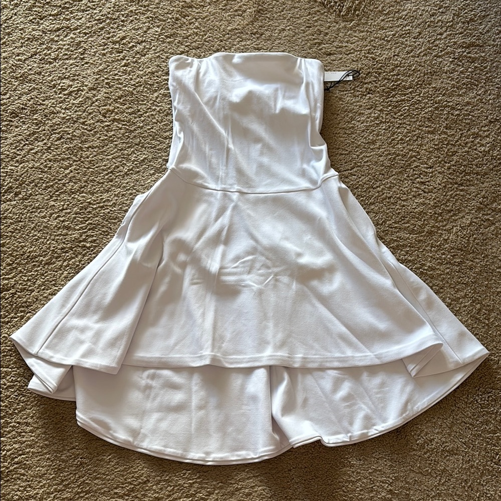 Elegant White Strapless Dress